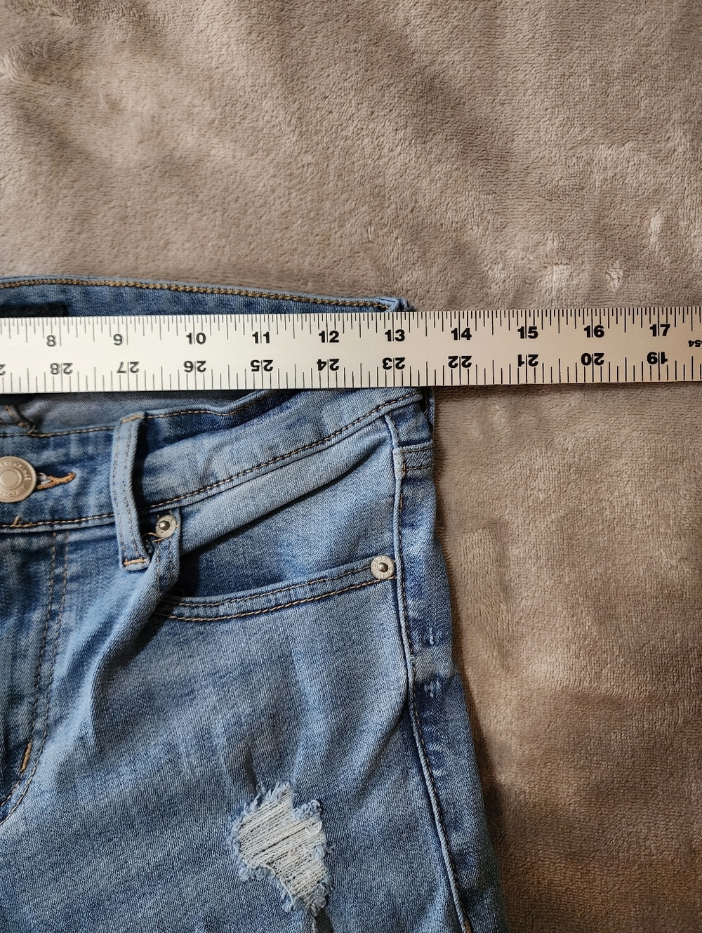 Aéropostale Low Rise Jegging Jeans | 4 | Distressed - Picture 5 of 9